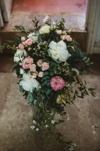 bride-bouquet-natural-Wild-Wedding-Company-planner-Sherbourne